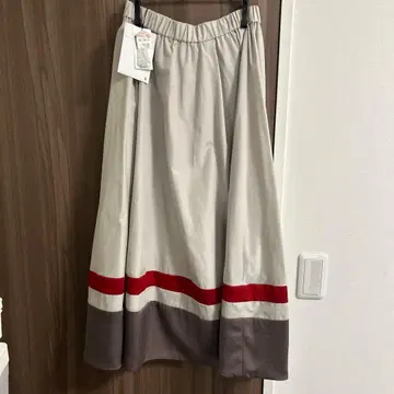 도큐 백화점 구매품 플레어 스커트 그레이 빨간색 스트라이프