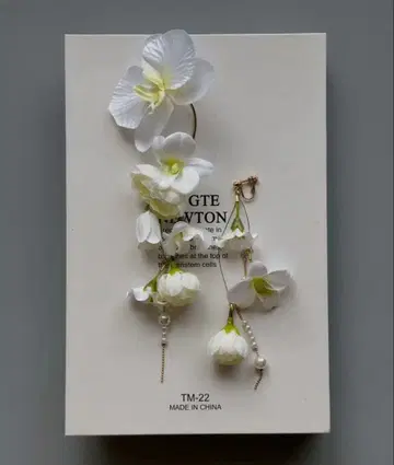 SASSY 플라워 귀찌 + 이어커프