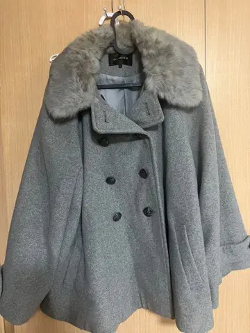 그레이 울 더블 브레스트 피 코트