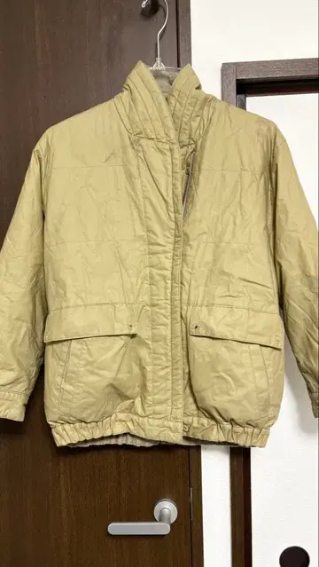 베이지 다운 자켓 플리스 안감