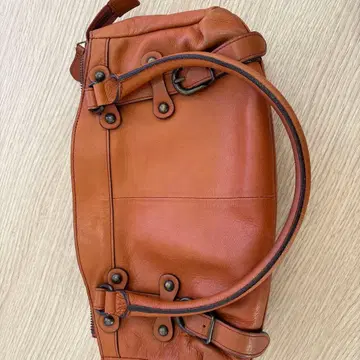 Dakota 브라운 숄더백