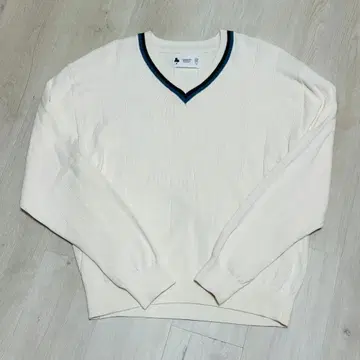 로카리나 LOCALINA MERIYASU 크림 V넥 니트 일본제