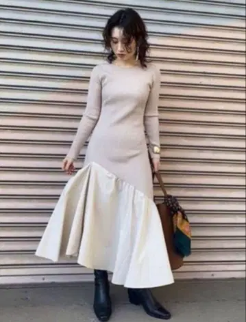 FRAY I.D 아지메 절개 리브 니트 콤비 원피스