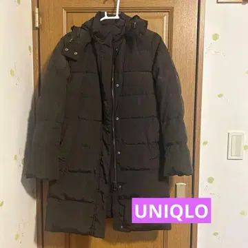 유니클로 다크 브라운 후드 부착 다운 자켓 M 사이즈