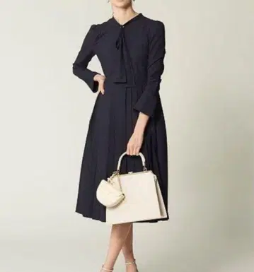 [ 새상품급 ] 셀포드 보타이 플리츠 원피스 38