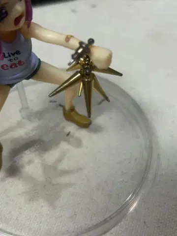 스파이크형 골드 귀걸이(한쪽용) e.m