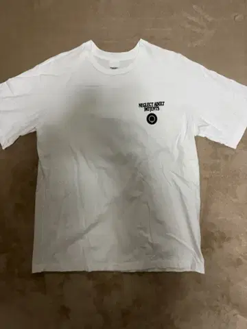 NEGLECT ADULT PATiENTS 프린트T셔츠 화이트
