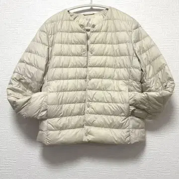 유니클로 울트라 라이트 다운 아이보리 다운 자켓 여성용