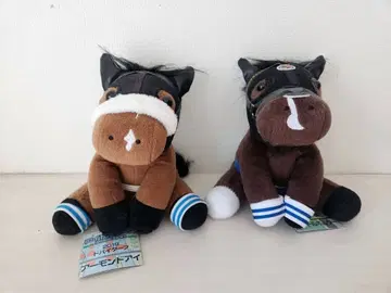 가격 인하 중 아몬드 아이, 타이틀 홀더 봉제 인형