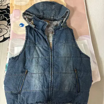 데님 후드 부착 다운 베스트