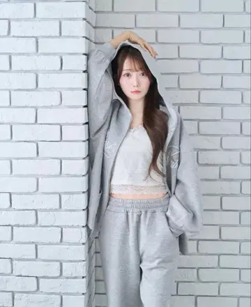 로제뮤즈 Logo 3d embroidery hoodie 셋업