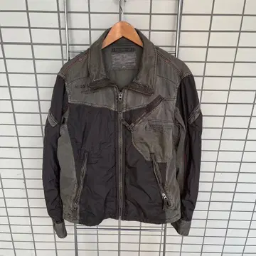 아비렉스의 카키색 멋진 블루종