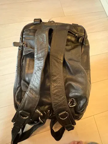 블랙 가죽 백팩