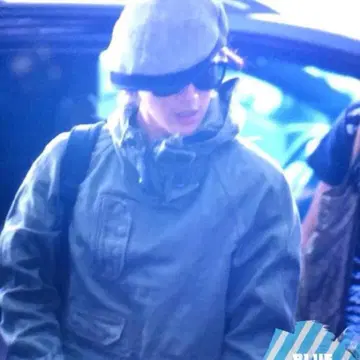 [ 레어 ] 아카니시 진 착용 블루종 후드티 L