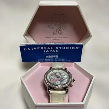 헬로키티 USJ 손목시계 미사용 새상품 레어템 설명서 포함 케이스 포함
