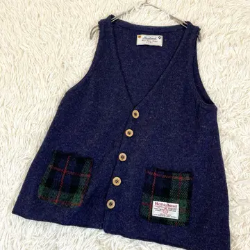 해리스 트위드 x 셰틀랜드 울 체크 포켓 니트 베스트 네이비