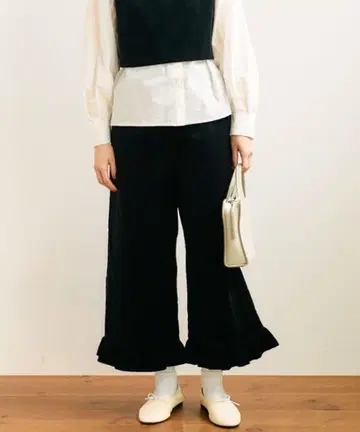 택 포함 미사용 새상품 figLondon 벨벳 프릴 팬츠