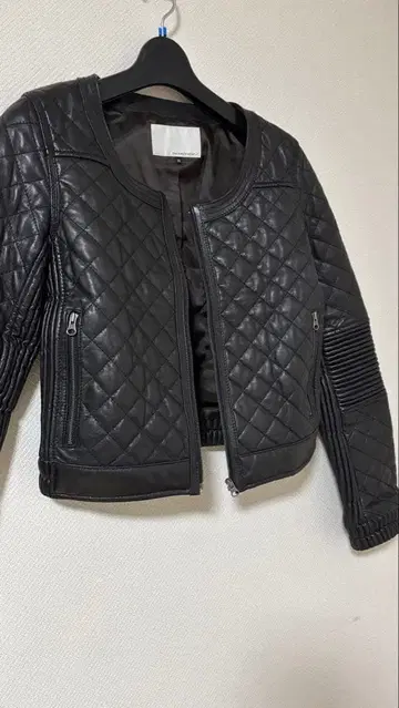 LE CIEL BLEU 블랙 퀼팅 라무 가죽 자켓