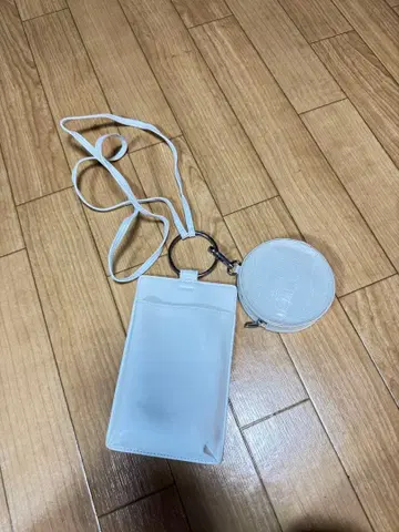 화이트 스마트폰 숄더백 코인 케이스 포함