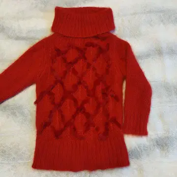 모헤어 복슬복슬 빨간색 하이넥 스웨터