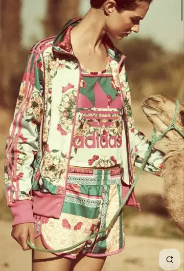 adidas originals 더 팜 컴퍼니 콜라보: 꽃무늬 셋업