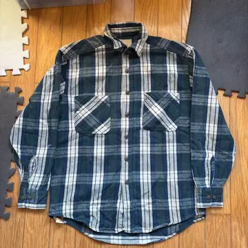 체크 무늬 플란넬 셔츠