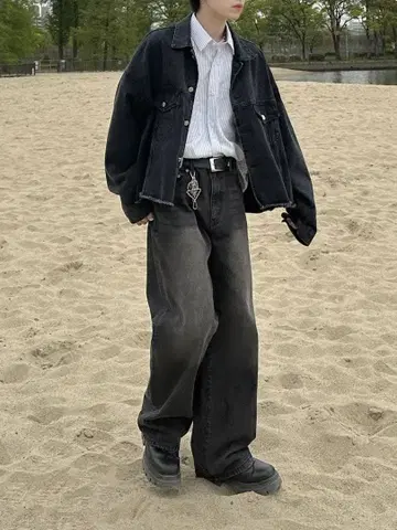 Chikashitsu+/cutting cropped denimjacket