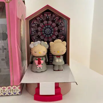 헬로키티 웨딩 피규어라이트