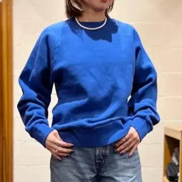 더 신존 코먼 맨투맨 블루