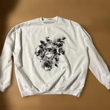 꽃무늬 프린트 화이트 트레이닝복 L 사이즈
