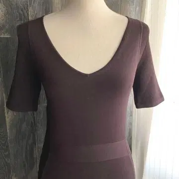 THEORY 새상품급 원피스 니트 V넥 스트레치 타이트 보르도