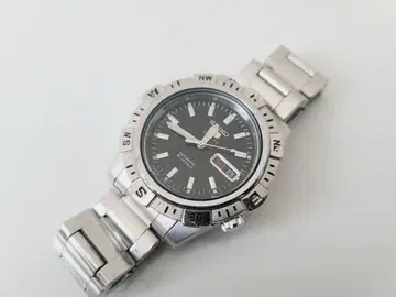 SEIKO 5 스포츠 자동 와인딩 4R36-00C0 작동 양호
