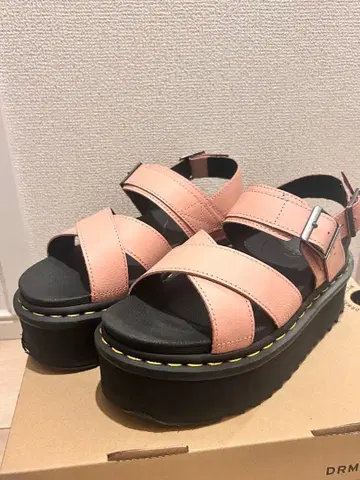 닥터마틴 플랫폼 샌들 UK4