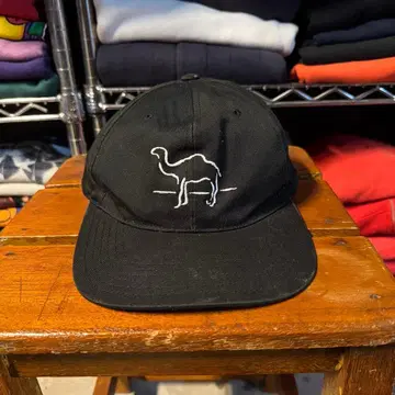 90s CAMEL CAP 스냅백으로 사이즈 조절 가능 코튼 폴리 자수