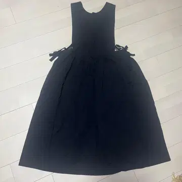 #거즈 거즈 블랙 슬리브리스 에이프런 롱 원피스