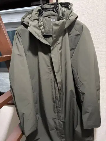 UNIQLO 하이브리드 다운 자켓 M 사이즈 올리브 그린