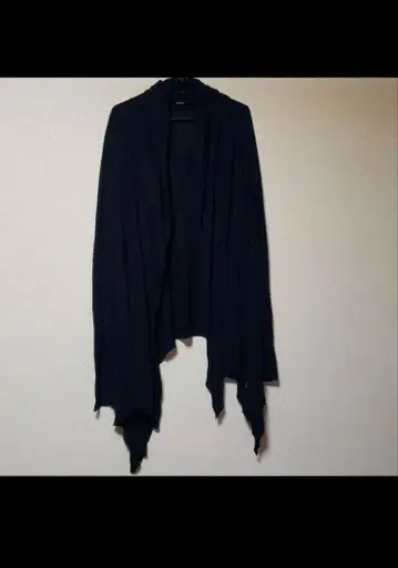 LGB 변형 롱 가디건 HYDE 착용