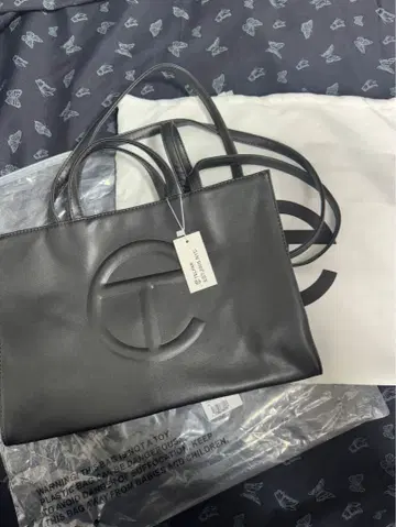 TELFAR 로고 블랙 나일론 숄더백