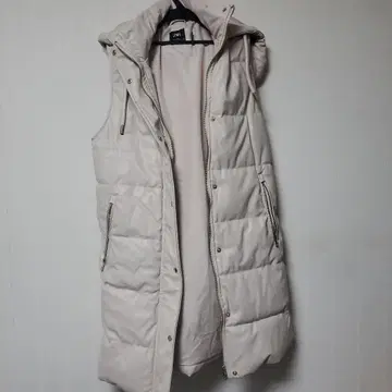 ZARA 베이지 다운 베스트