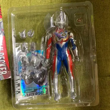 [ 개봉, 하자품 ] S.H.Figuarts 울트라맨 데커
