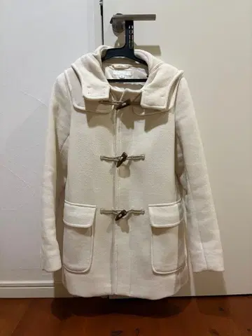 화이트 더플 코트 후드 부착