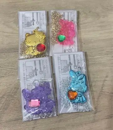 산리오 키라키라 펜던트 4종 세트