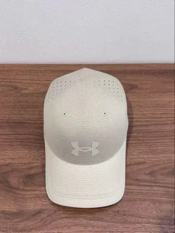 [택 포함 새상품] UNDER ARMOUR 스텔스 폼 캡