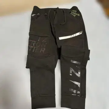 카고 팬츠 블랙 프론트 포켓 부착