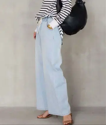 [새상품] 밴야드 스톰 드로스트 와이드 컷 데님 페일 블루