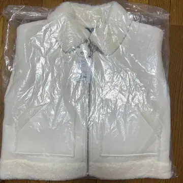 EMODA 숏 페이크 무스탕 블루종