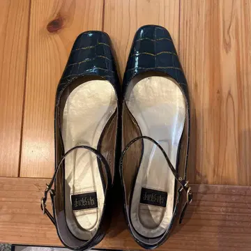 크로커다일풍 그린 펌프스 25.5cm 일본제