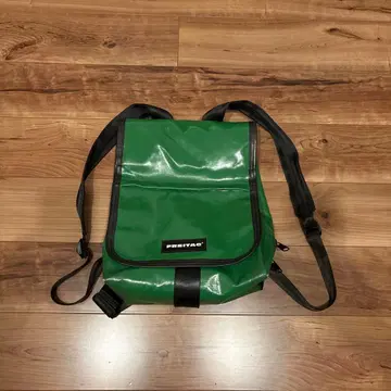 FREITAG 그린 백팩 파손 있음