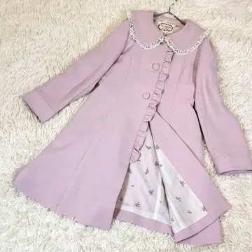 로디스포토 둥근 카라 프릴 롱 코트 A라인 안감 꽃무늬 라이트 퍼플