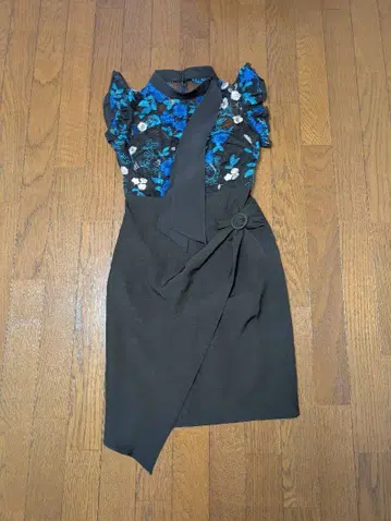 JEWELS 꽃무늬 자수 타이트 드레스 택 포함 새상품